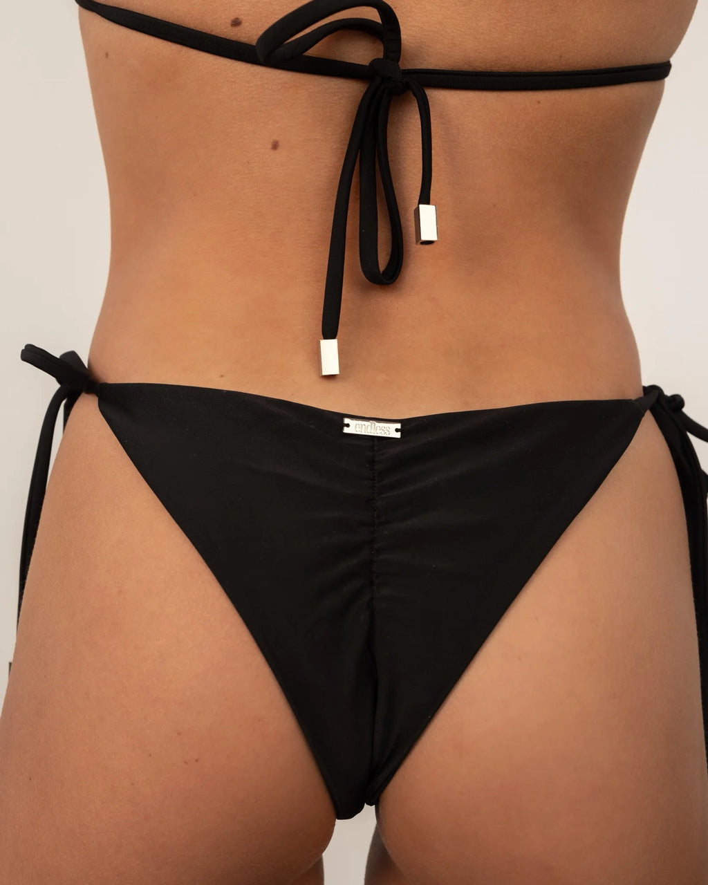 Niva Bottom — Pure Black